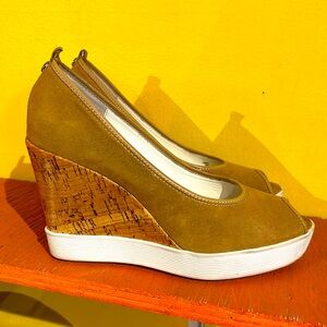 Donald J Pliner Wedges